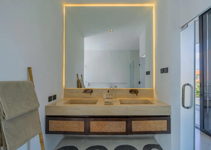 Kadera - 4br Stunning 4 Mins From The Canggu (Bali)