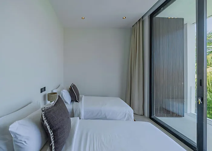 Kadera - 4br Stunning 4 Mins From The * Canggu (Bali)