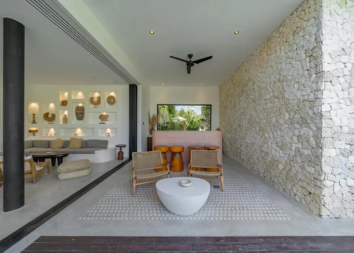 Villa Kadera - 4br Stunning 4 Mins From The *
