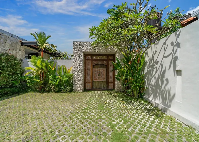 Villa Kadera - 4br Stunning 4 Mins From The *
